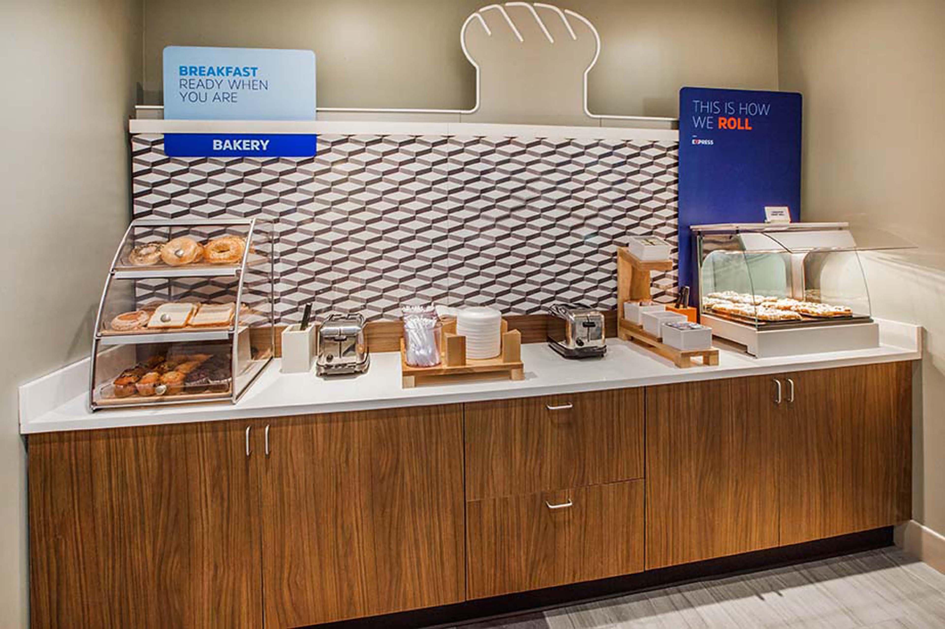 Holiday Inn Express Hotel & Suites Columbus Southeast Groveport By Ihg Екстериор снимка